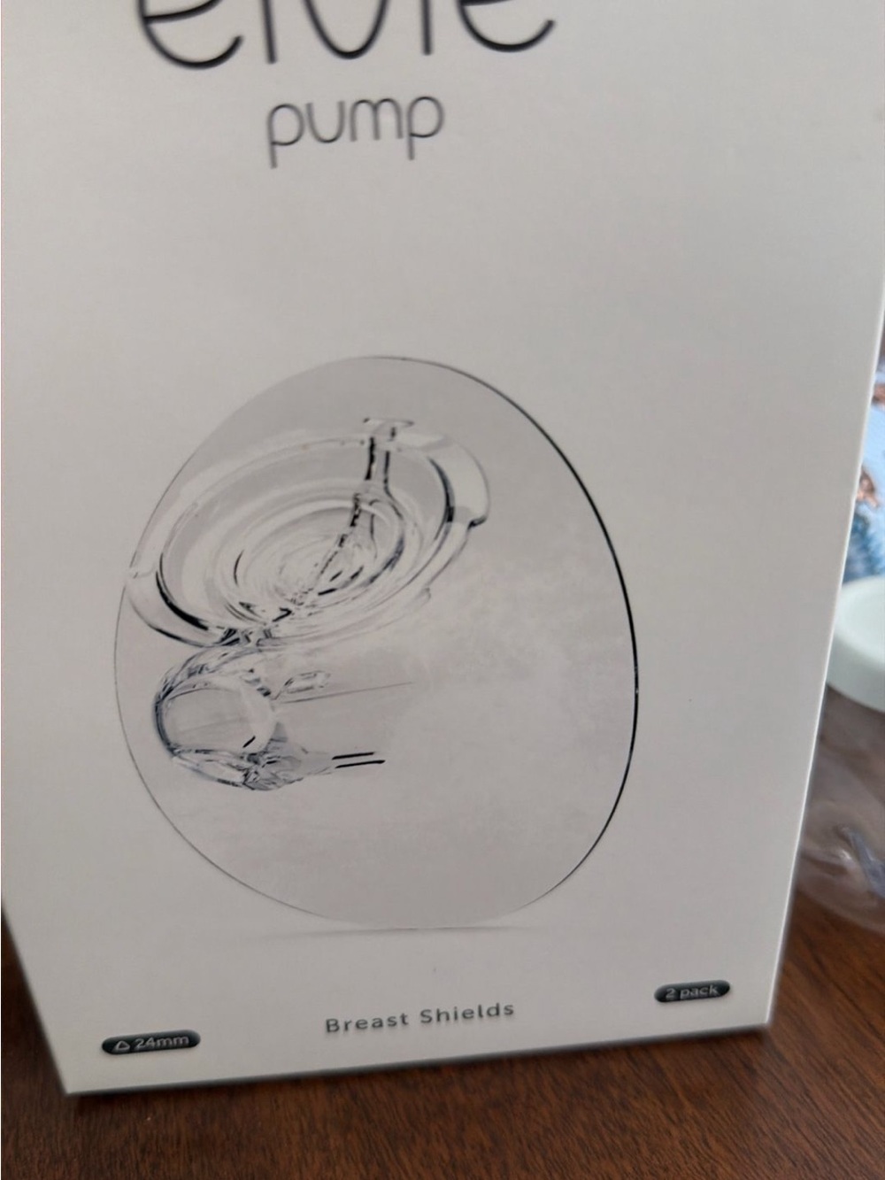 Elvie Double Electric Breast Pump Set in White - Picture 8 of 9